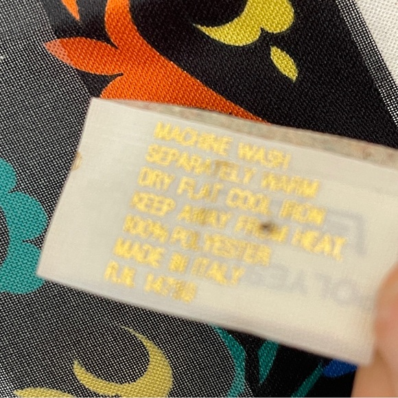 Berkshire Women’s Made in Italy Scarf Black/Red 30”x30” - Picture 3 of 3